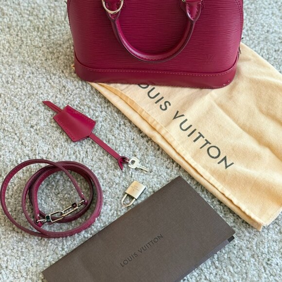 Louis Vuitton Alma BB in Fuchsia Epi Leather - Picture 6 of 14